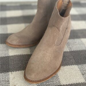 Dolce Vita ankle boots size 8